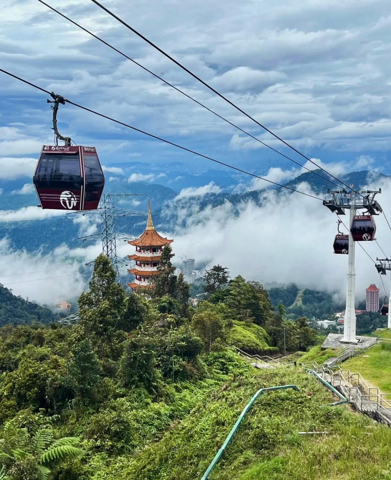 Swiss-Garden Hotel & Residences, Genting Highlands Room photo Gondola lift at Tianzhu Mountain